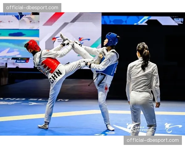 延边州跆拳道文化旅游邀请赛第二日：400名选手激烈交锋，观众席气氛热烈