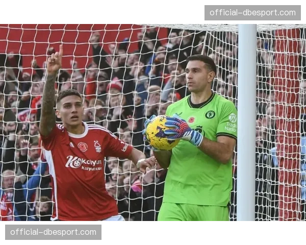 诺丁汉森林1-1阿斯顿维拉，梅里路乌龙后尼高威廉斯追平